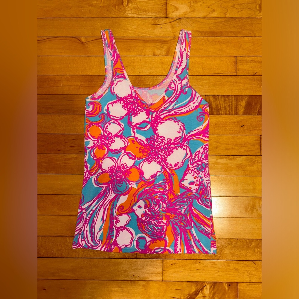 Lilly Pulitzer V neck top